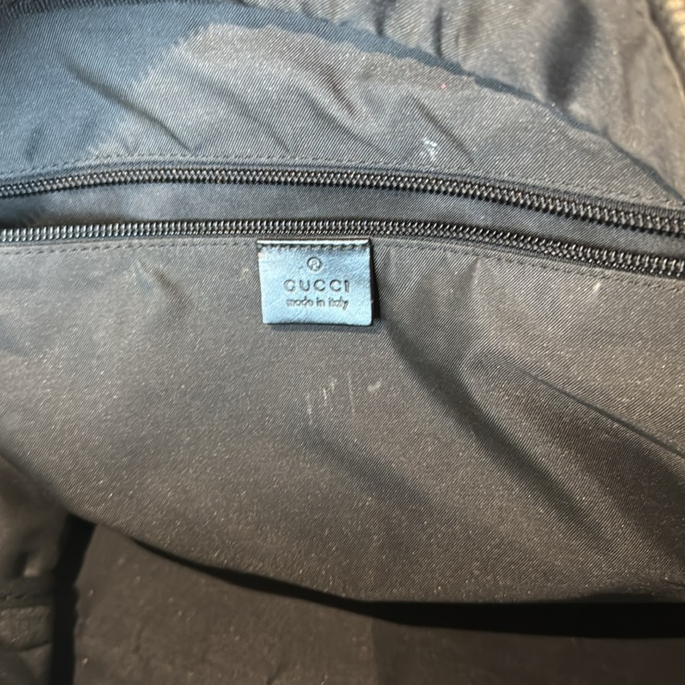 Gucci Authentic Black Weekend Travel Bag with Structured Design - Picture 14 of 16